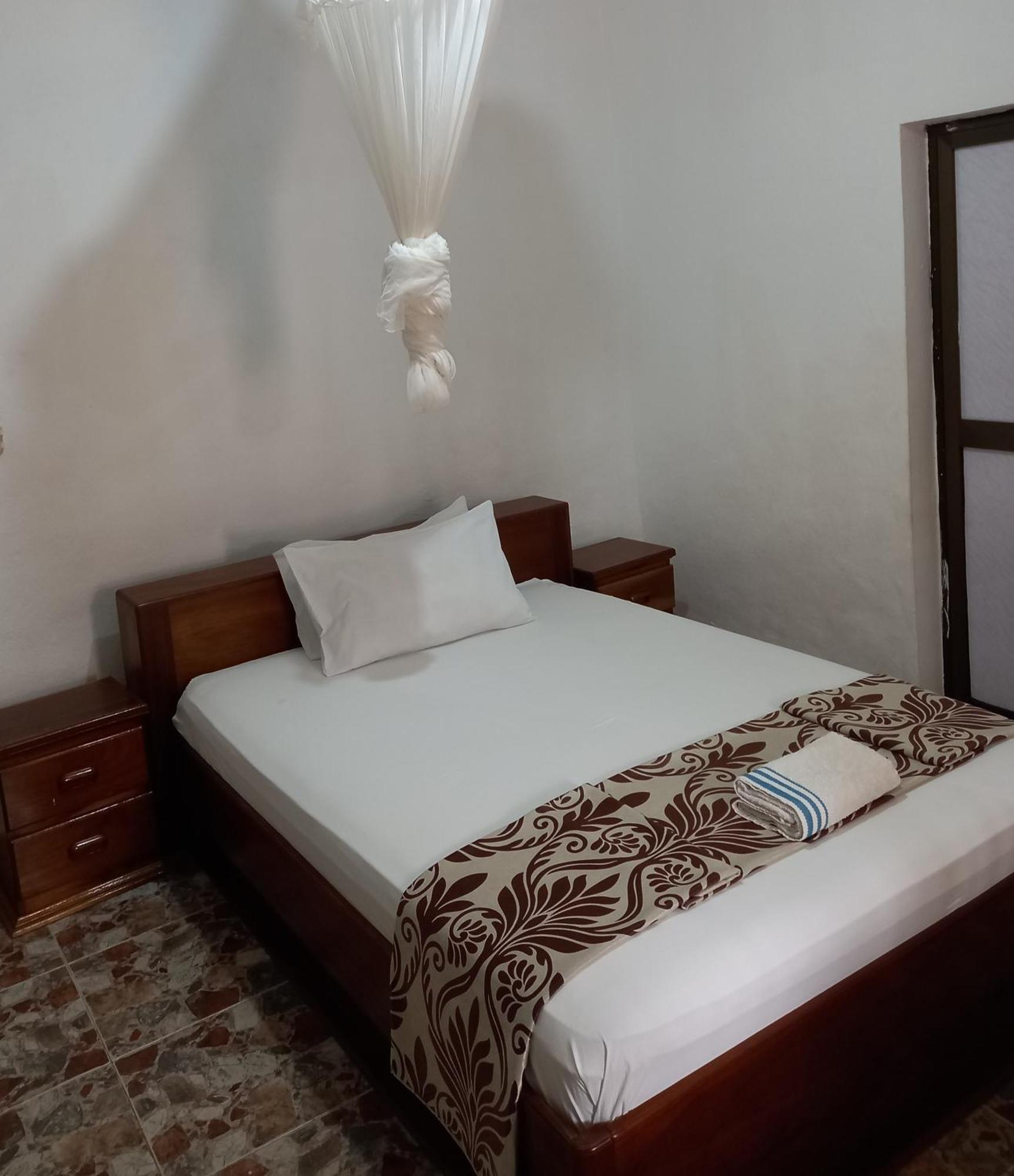 Paloma Guest House Kenema Exterior photo