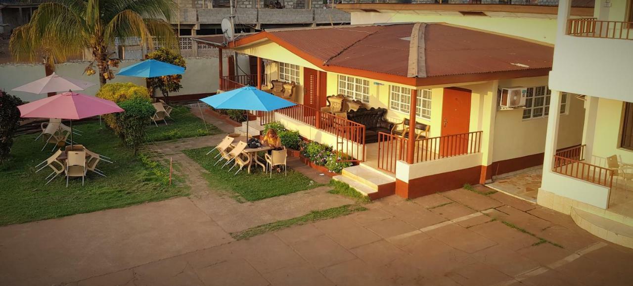 Paloma Guest House Kenema Exterior photo